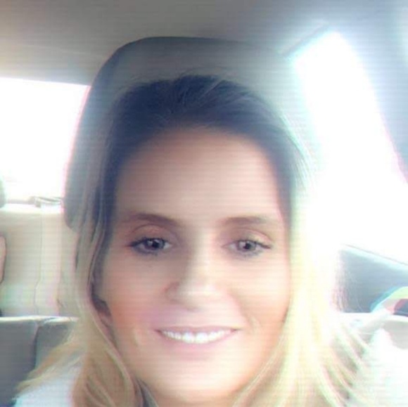 Meet your Posher, Amanda - Picture 2 of 4